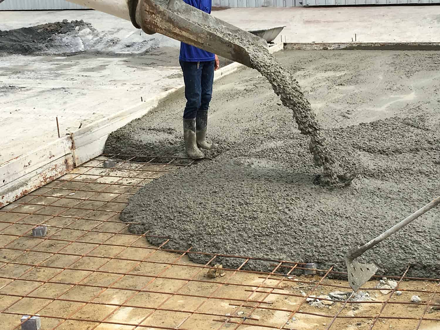Водонепроницаемость бетона: от чего зависит и как может быть увеличена